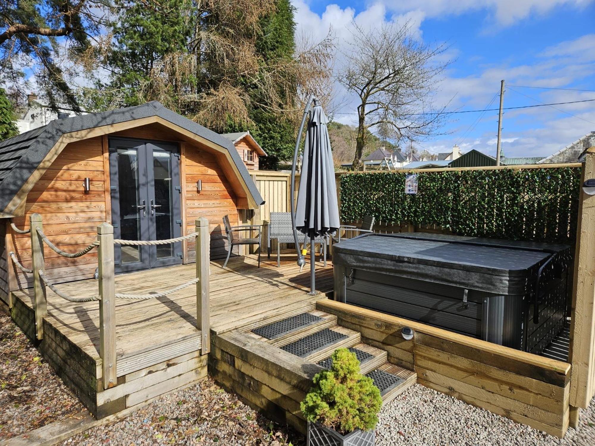 Morvan Pod & Hot Tub ฟอร์ตวิลเลียม ภายนอก รูปภาพ